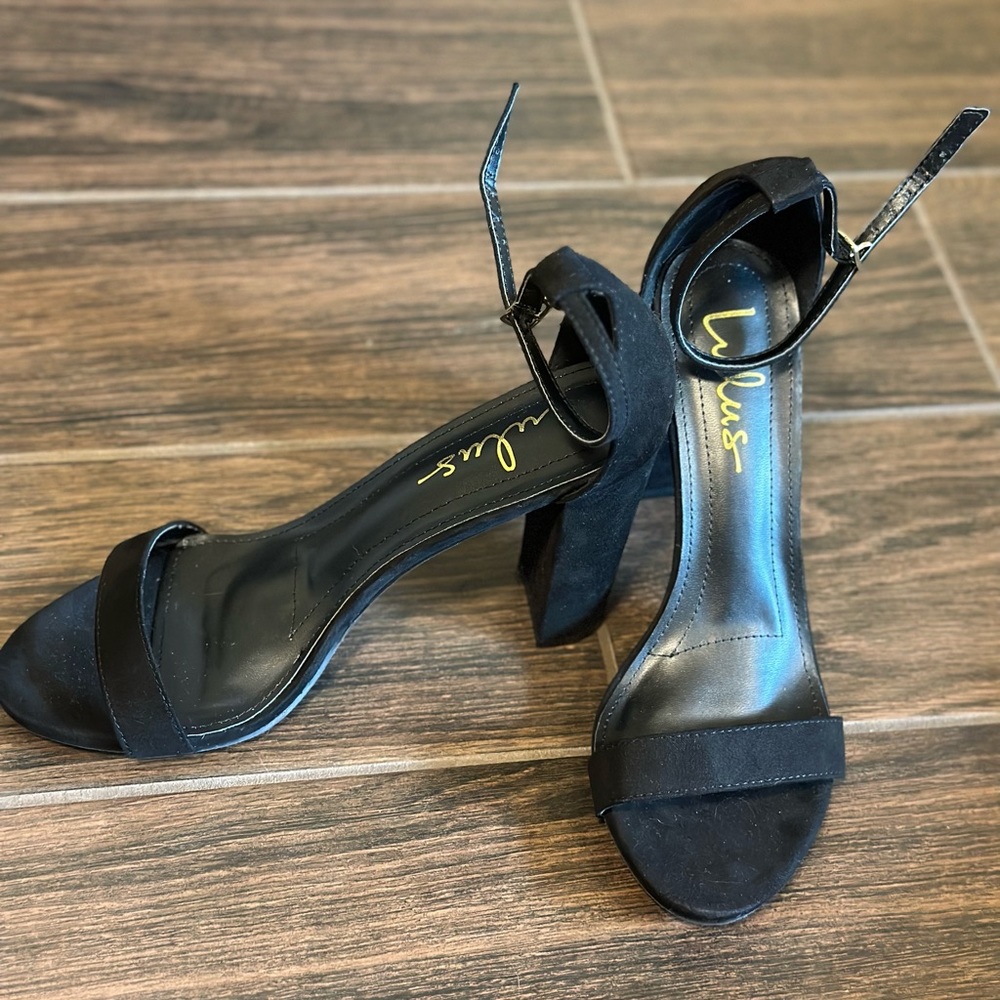 LuLus Black Strappy Heels